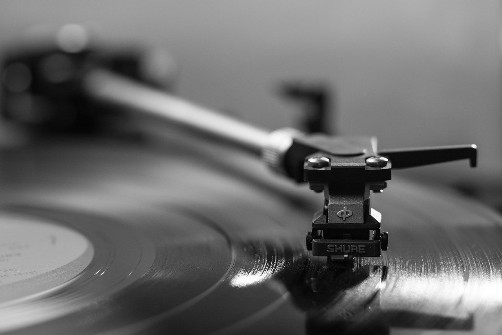 DJ